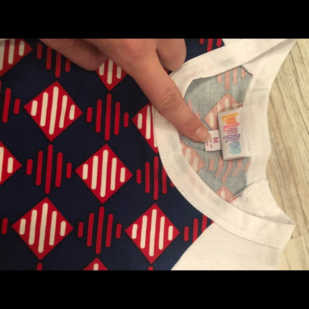 Lularoe Randy Tee - Picture 2 of 2